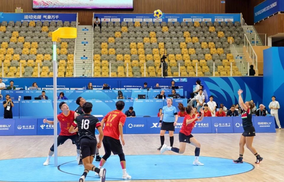 AA, 明天将进行, 仍在继续 AA, 明天将进行, 仍在继续