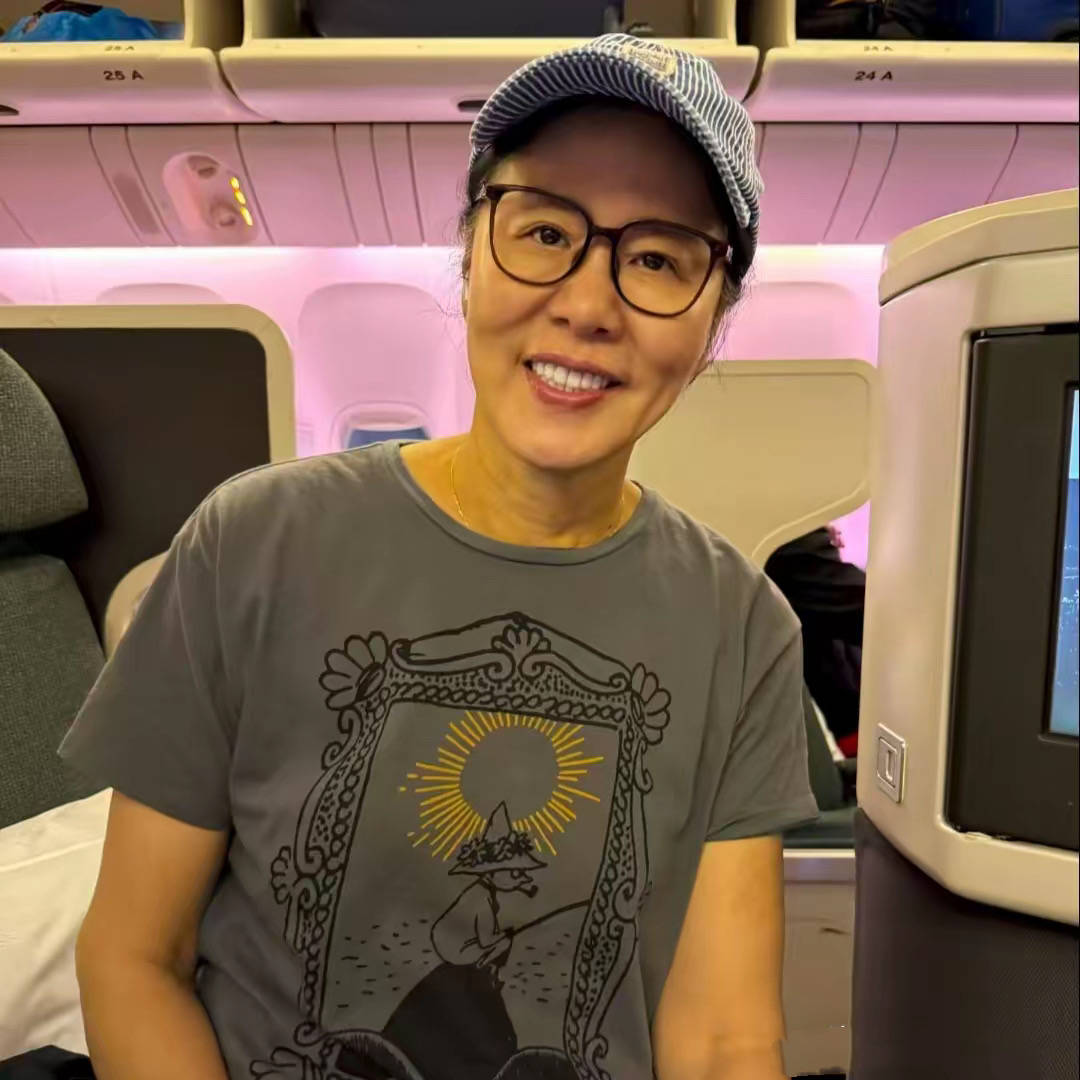 整个人显得, 穿T恤牛仔, src 整个人显得, 穿T恤牛仔, src