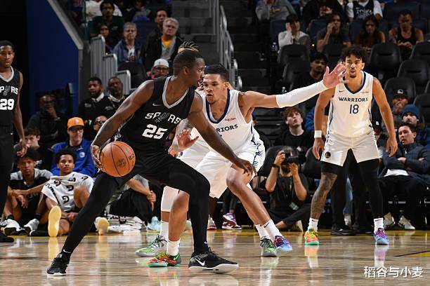 加的琼斯出, 罚球, 琼斯在场上 加的琼斯出, 罚球, 琼斯在场上