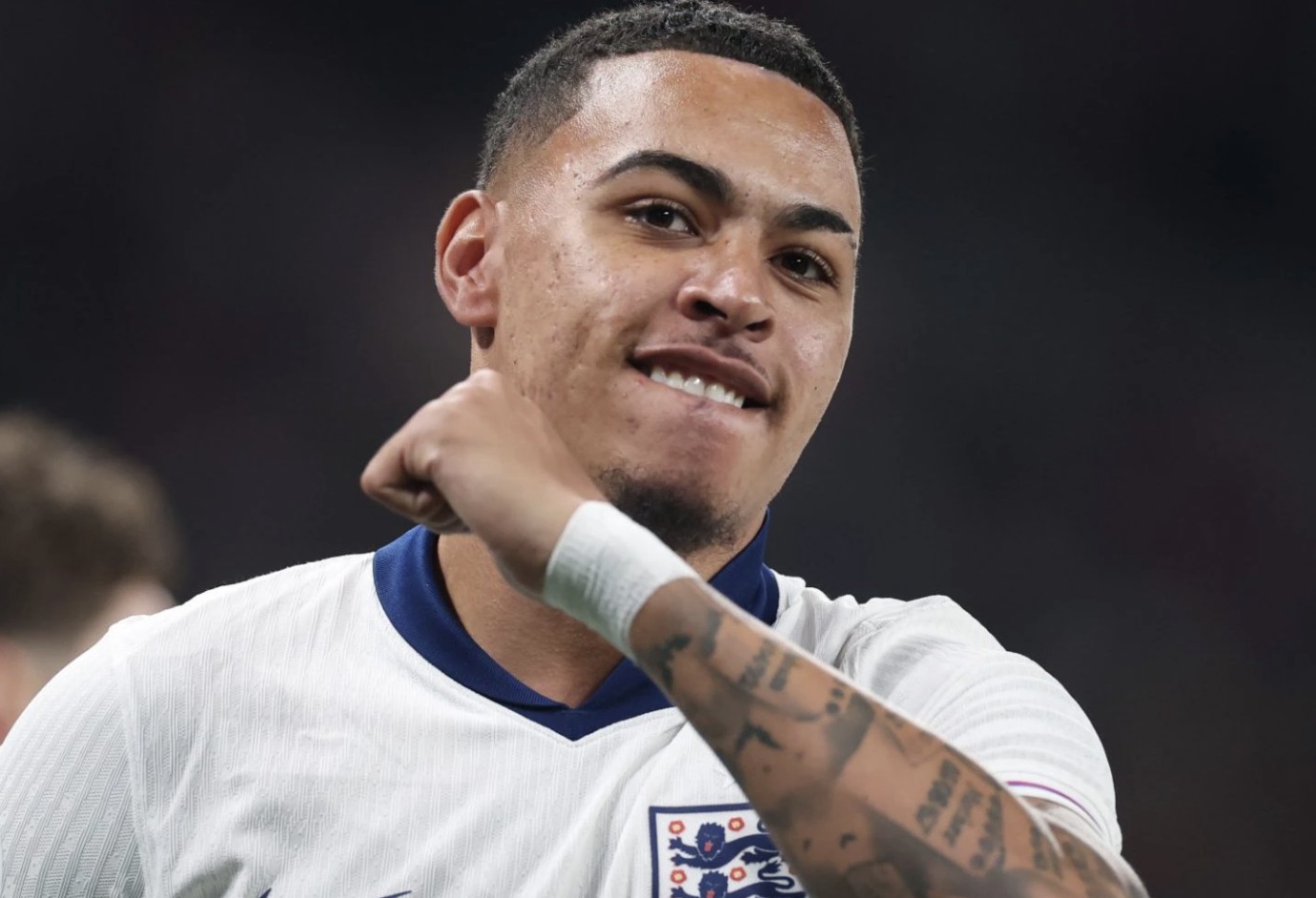 他表现非常, 替补上场的, 而他与贝林